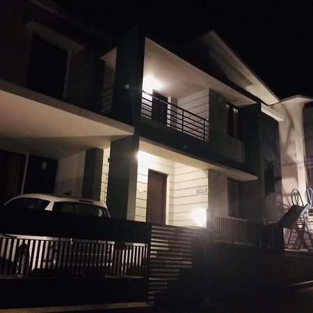Albisville Hilltop Mansion Ooty Esterno foto